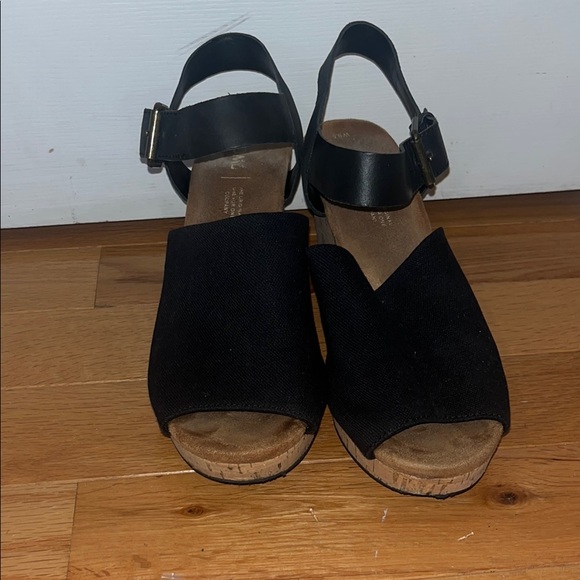TOMS Women's Wedge Black Sandals 9.5 - Picture 1 of 8